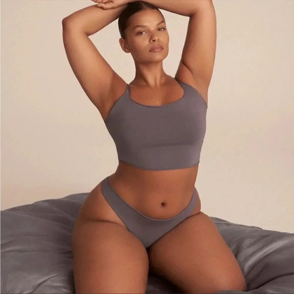 *Final Price* Skims Raw Edge Cami Top NWT Small Thunder - Sold Out! - Picture 5 of 6